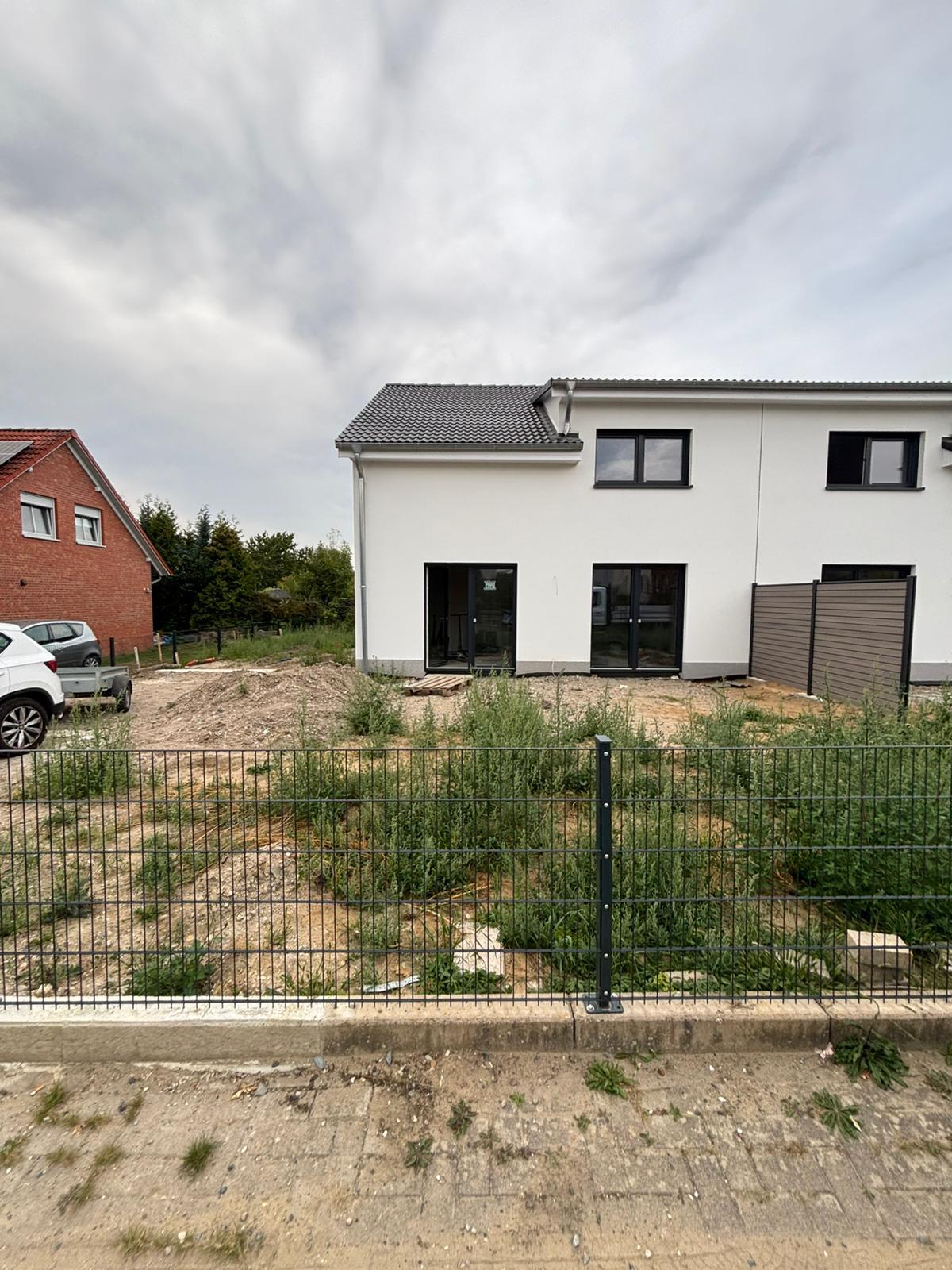 Vorher: Baustelle vor unserer professionellen Gartengestaltung